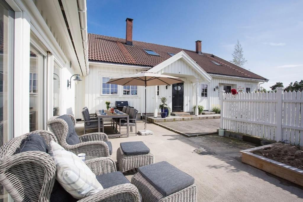 Villa Sorlandsferie Naer Svaberg, Og Strender!
